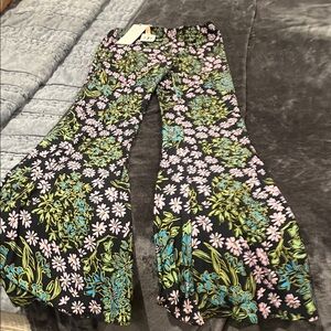 Novella Royale Multicolor Patterned Janis bells midnight gardenia